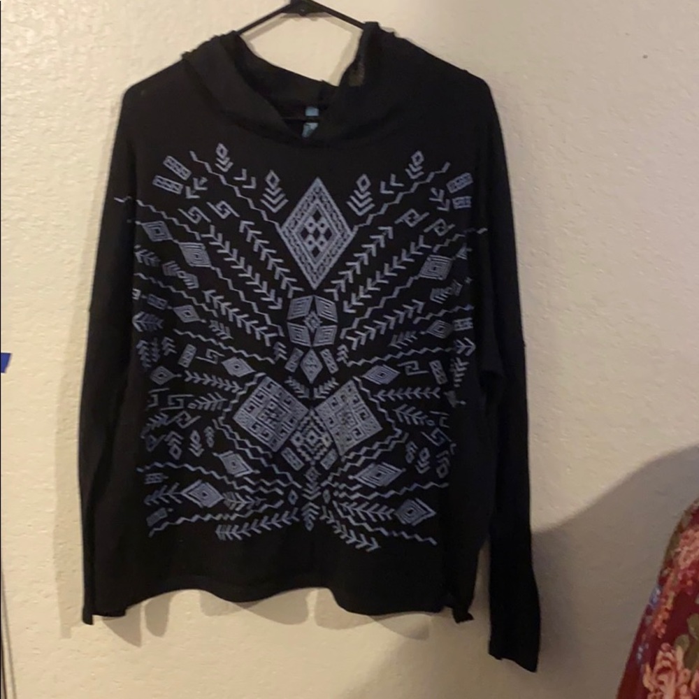 Long sleeve hooded shirt